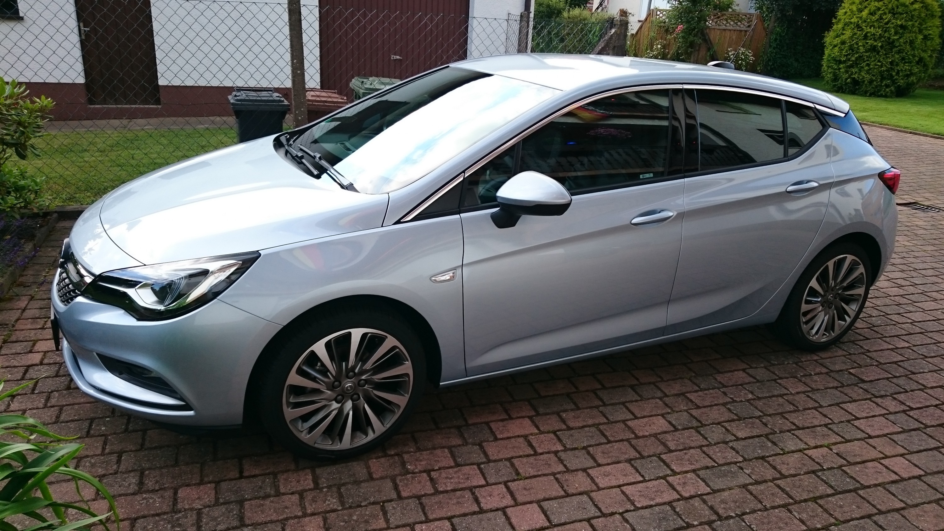 Opel Astra K Dynamic Diamantblau